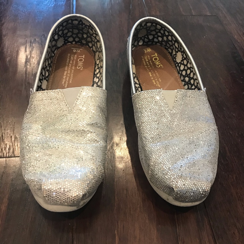 Toms Womens Silver Shoe Size 6